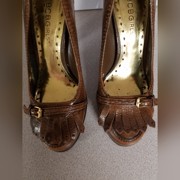 Used BCBGirls Brown Leather Low Platform Heels, Size 5.5 - Picture 10 of 13
